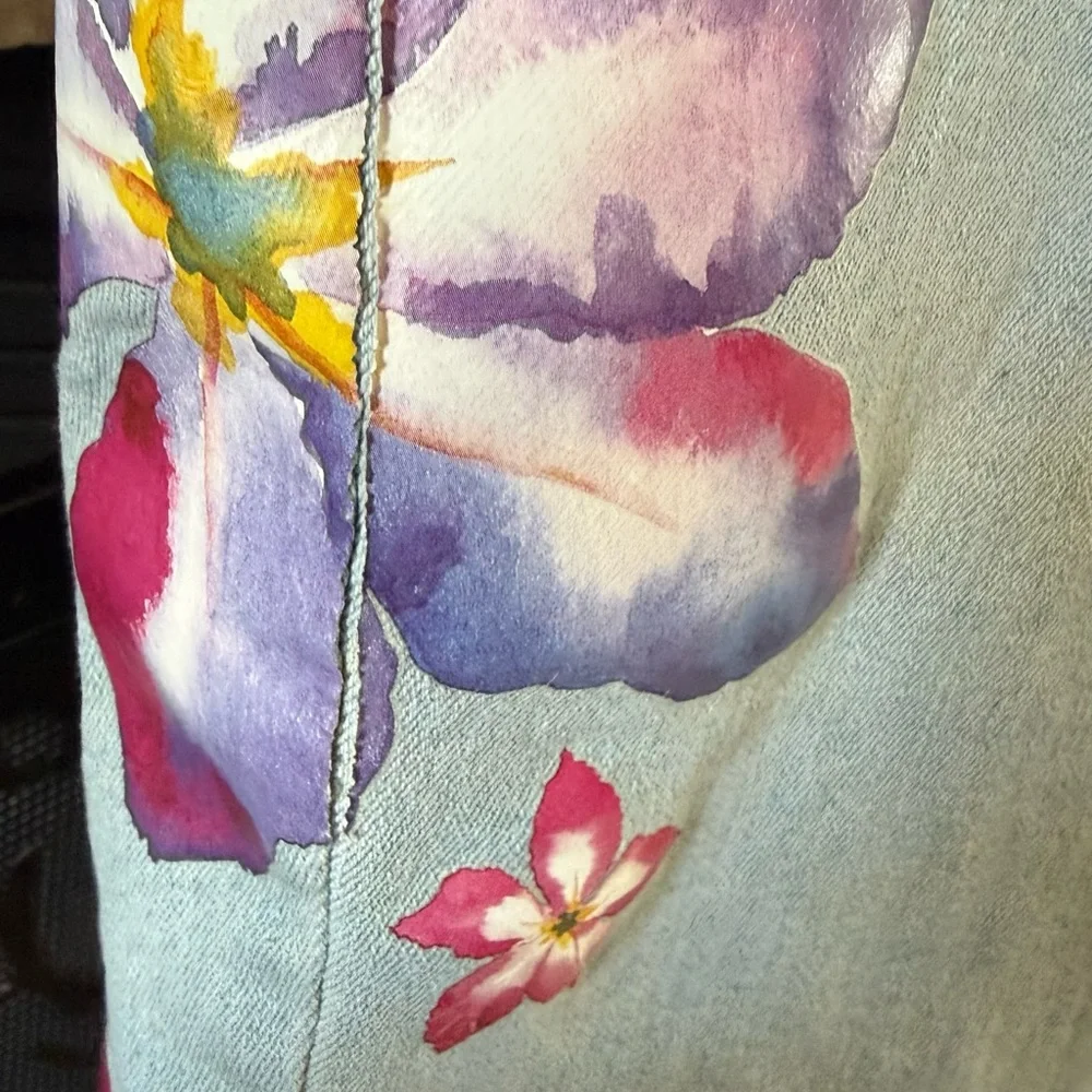 VENUS Light Blue Capri with Floral Design - Picture 4 of 10
